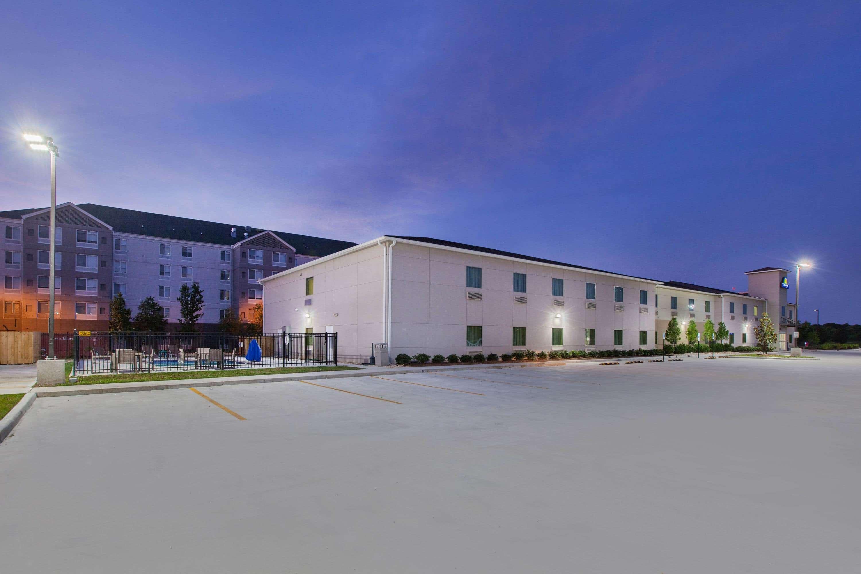 Days Inn By Wyndham Baton Rouge Airport Exterior photo